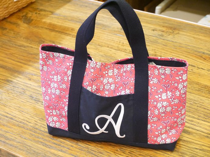 イニシャルトートバッグ