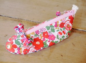 シューズ型ポーチ メルシー